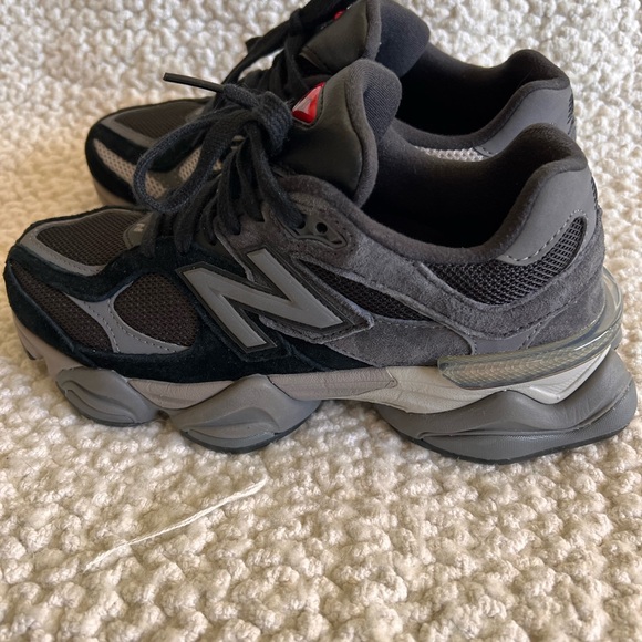 New Balance Black 9060 Men’s or Woman and Gray Athletic Shoes - Picture 2 of 8